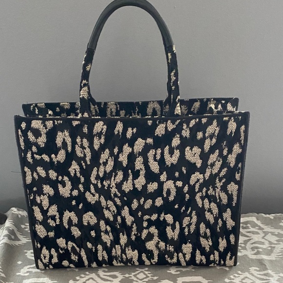 Furla Opportunity Tote Bag in Toni Nero Jacquard Fabric with Leopard Print - Picture 6 of 11